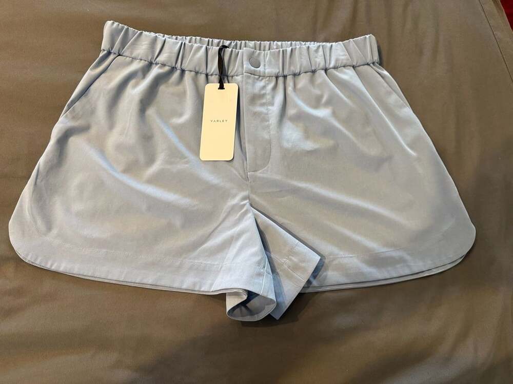 Varley Nila Mid Rise Short Size L Blue